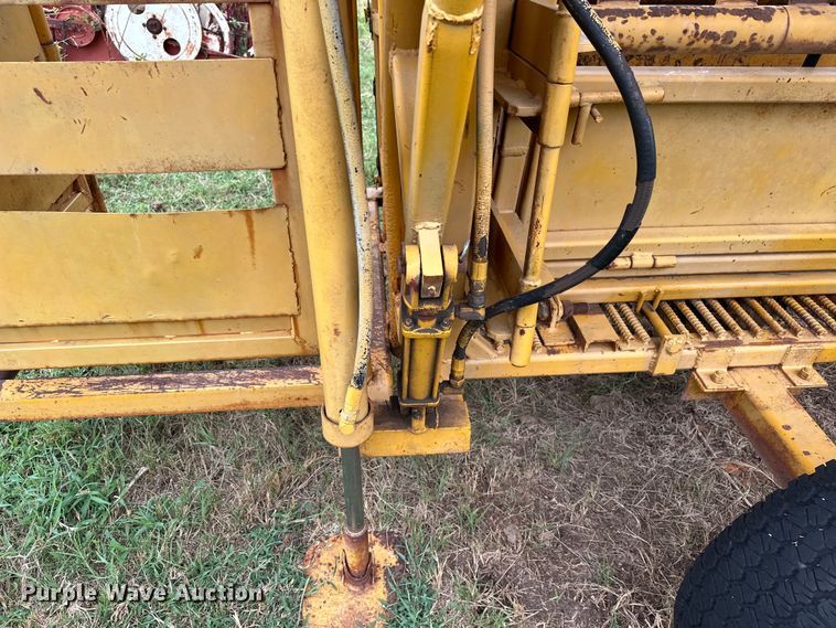 image for item EJ8878 Livestock chute 