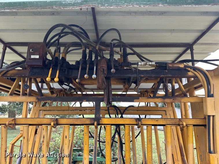 image for item EJ8878 Livestock chute 