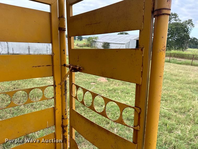 image for item EJ8878 Livestock chute 