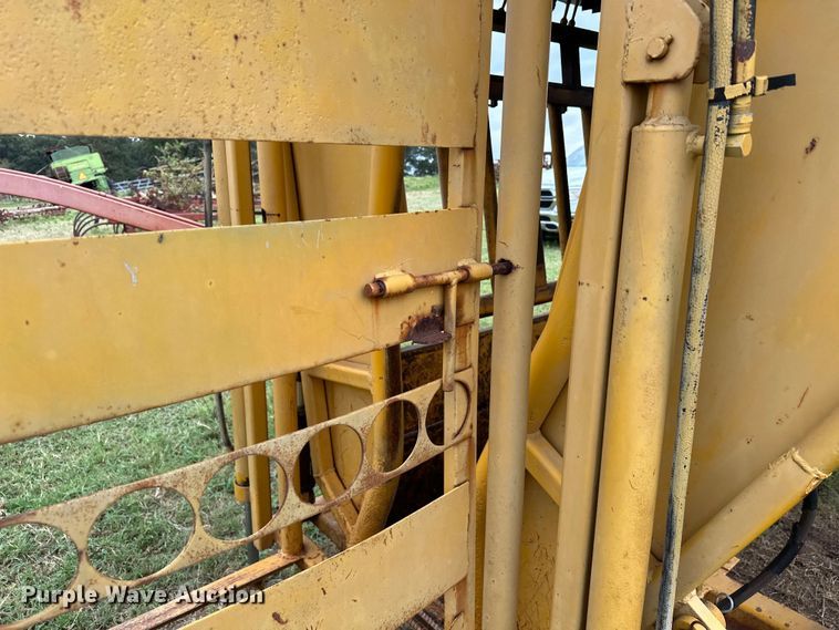 image for item EJ8878 Livestock chute 