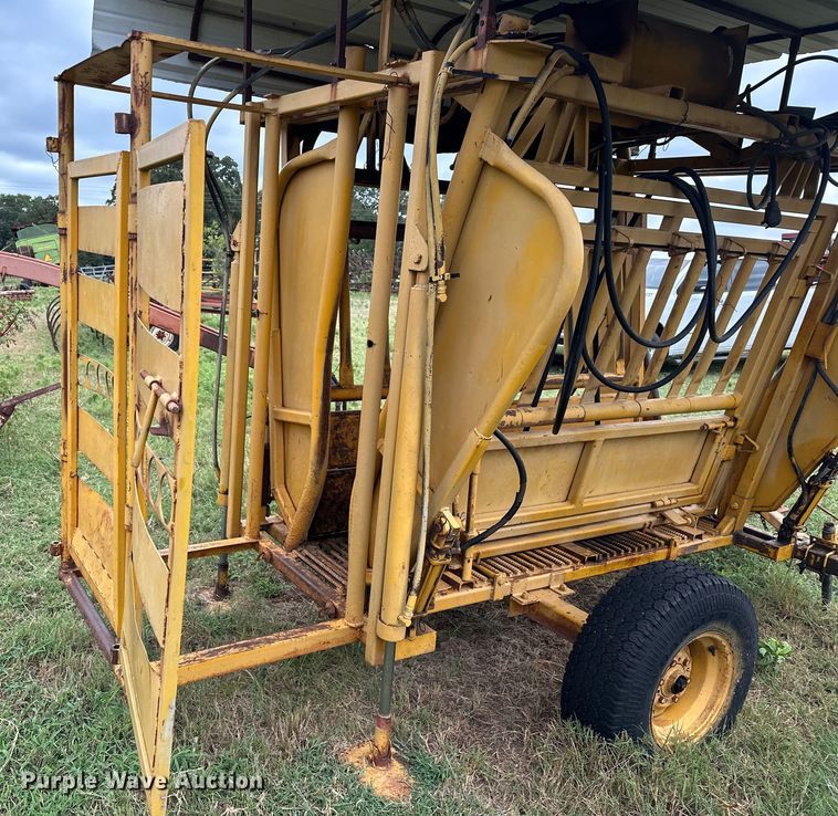 image for item EJ8878 Livestock chute 