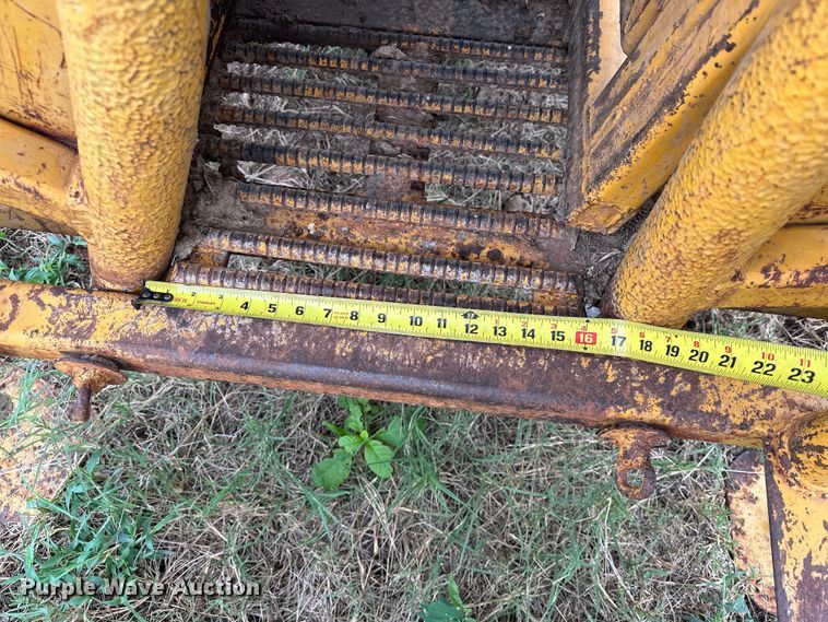 image for item EJ8878 Livestock chute 