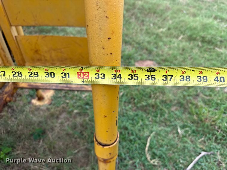 image for item EJ8878 Livestock chute 