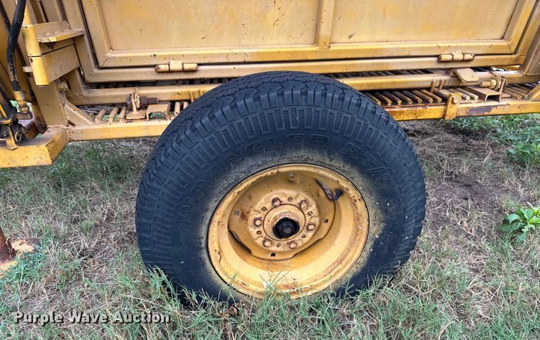 image for item EJ8878 Livestock chute 