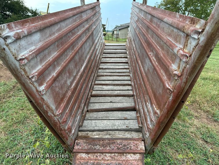 image for item EJ8881 Livestock loading chute