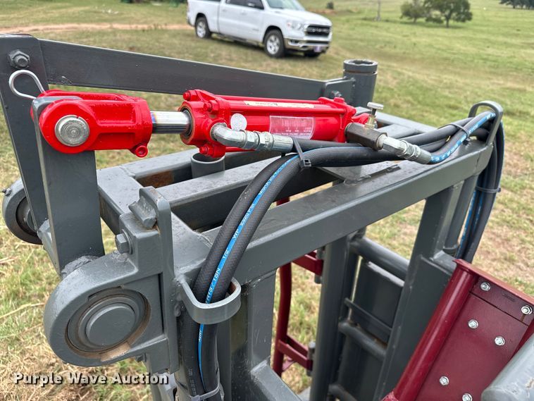 image for item EJ8882 WW  livestock chute 