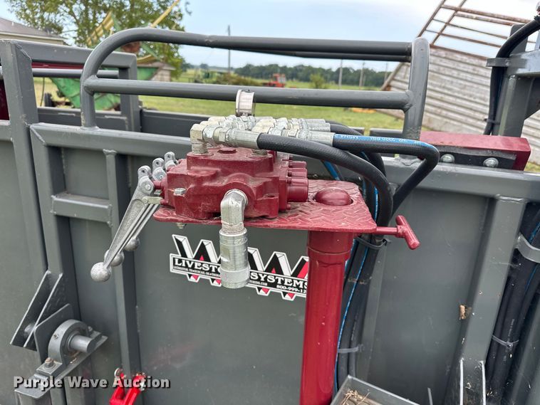 image for item EJ8882 WW  livestock chute 