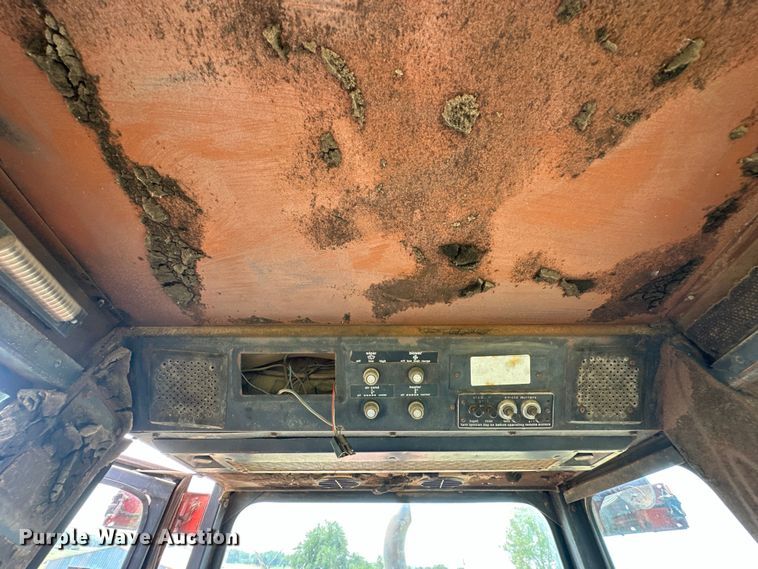 image for item EJ8883 1978 Allis-Chalmers  7580 4WD tractor