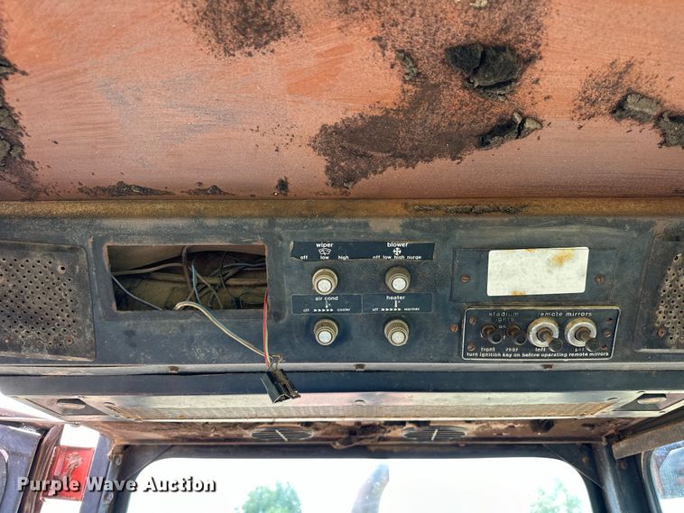 image for item EJ8883 1978 Allis-Chalmers  7580 4WD tractor