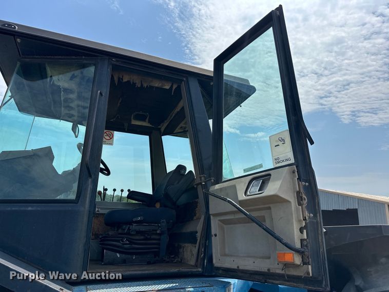 image for item EJ8884 1990 Ford 876 Versatile  4WD tractor