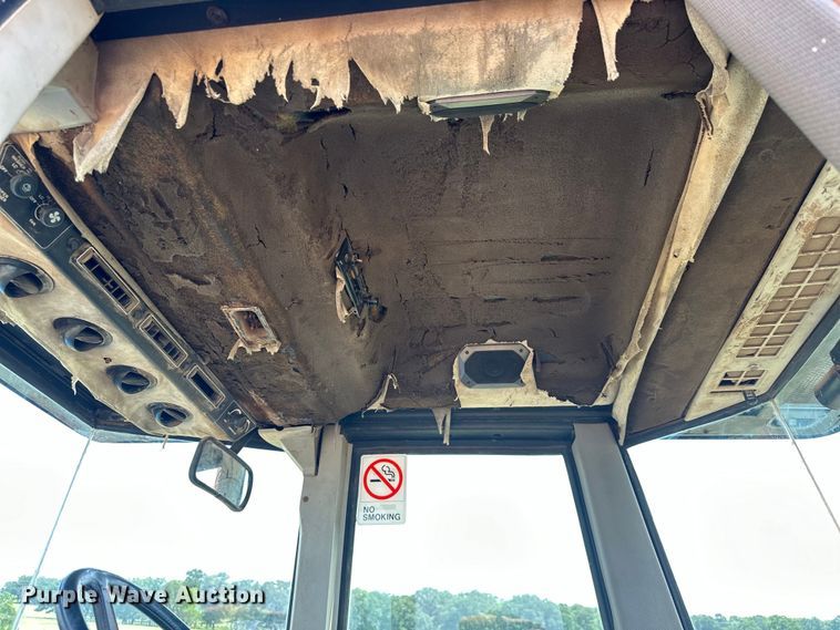 image for item EJ8884 1990 Ford 876 Versatile  4WD tractor