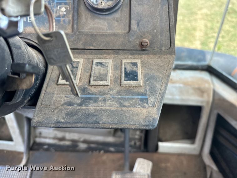 image for item EJ8884 1990 Ford 876 Versatile  4WD tractor