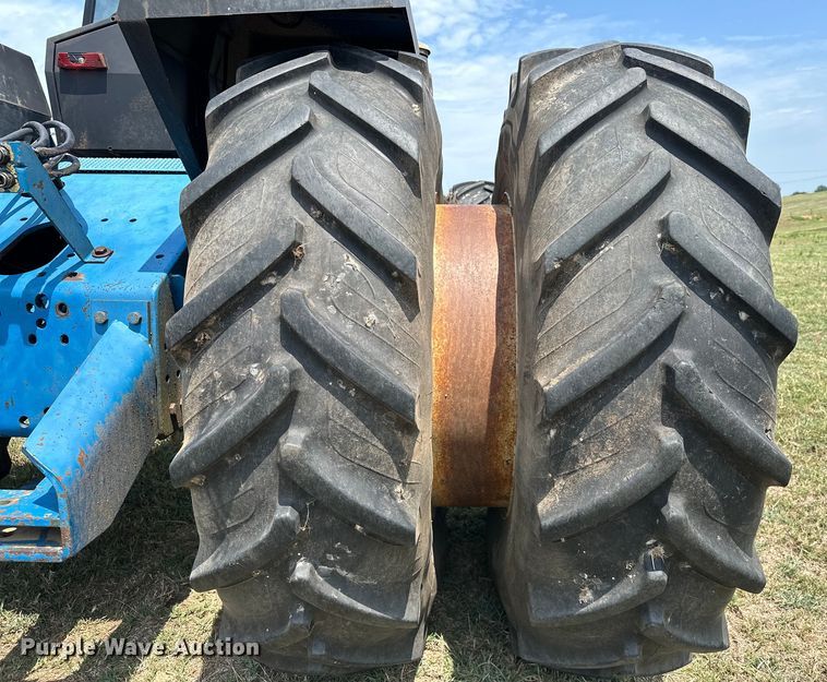 image for item EJ8884 1990 Ford 876 Versatile  4WD tractor