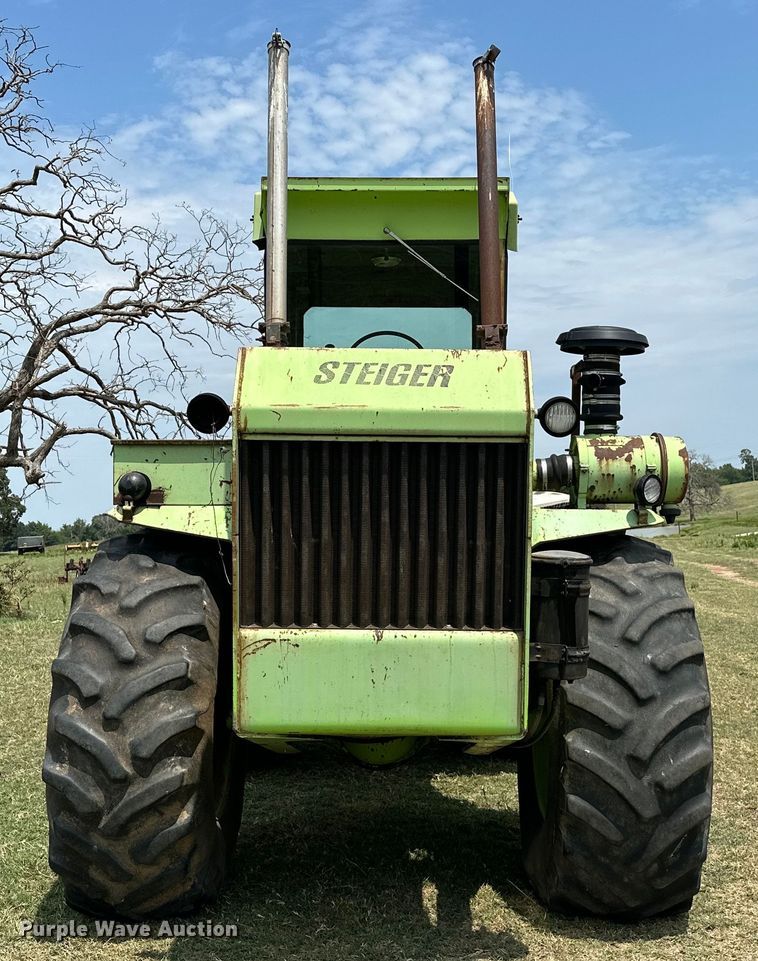 image for item EJ8885 1975 Steiger Bearcat II 4WD tractor