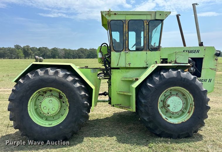 image for item EJ8885 1975 Steiger Bearcat II 4WD tractor