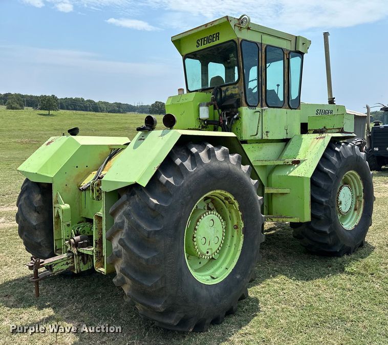 image for item EJ8885 1975 Steiger Bearcat II 4WD tractor