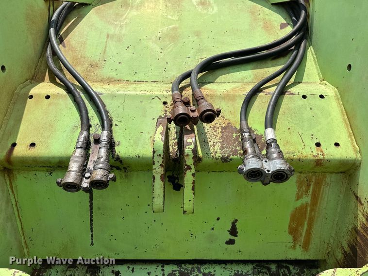 image for item EJ8885 1975 Steiger Bearcat II 4WD tractor