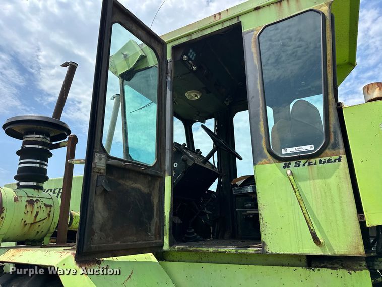 image for item EJ8885 1975 Steiger Bearcat II 4WD tractor