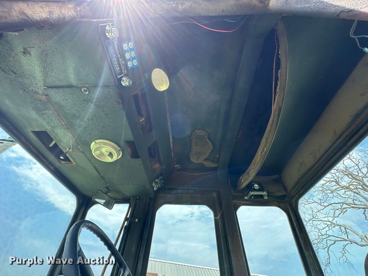 image for item EJ8885 1975 Steiger Bearcat II 4WD tractor