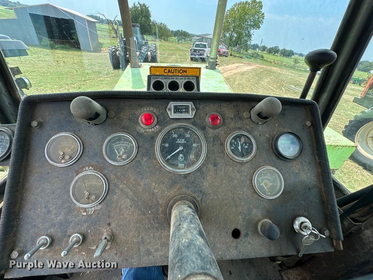 image for item EJ8885 1975 Steiger Bearcat II 4WD tractor