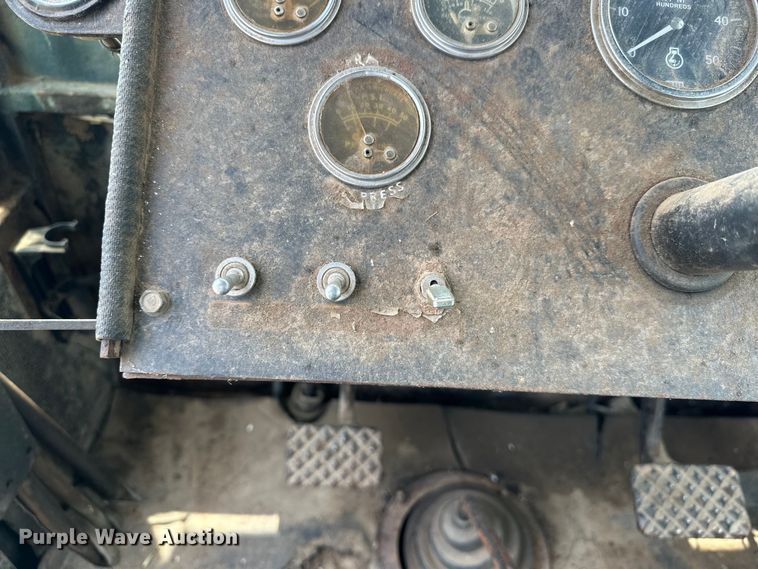 image for item EJ8885 1975 Steiger Bearcat II 4WD tractor