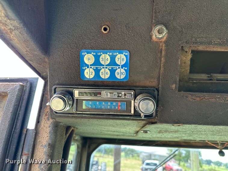 image for item EJ8885 1975 Steiger Bearcat II 4WD tractor