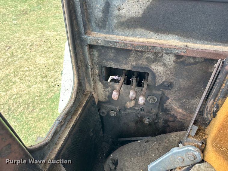 image for item EJ8885 1975 Steiger Bearcat II 4WD tractor