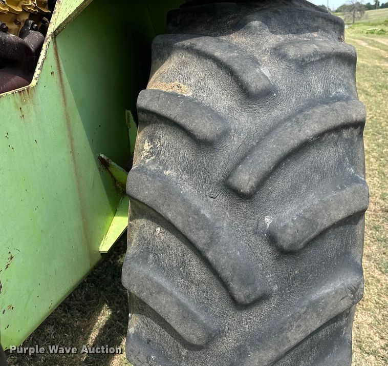 image for item EJ8885 1975 Steiger Bearcat II 4WD tractor