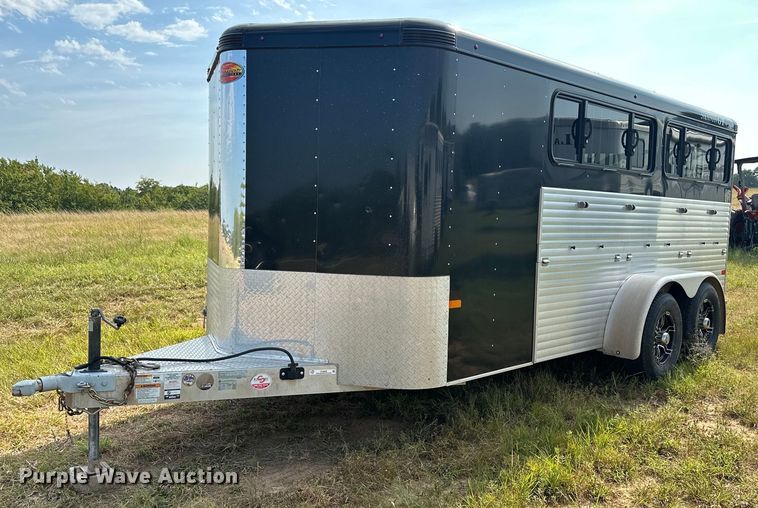 image for item EJ8909 2021 Sundowner  Showman GT livestock trailer