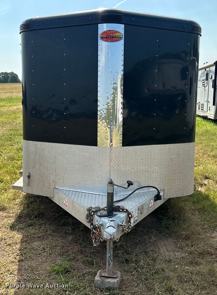 image for item EJ8909 2021 Sundowner  Showman GT livestock trailer