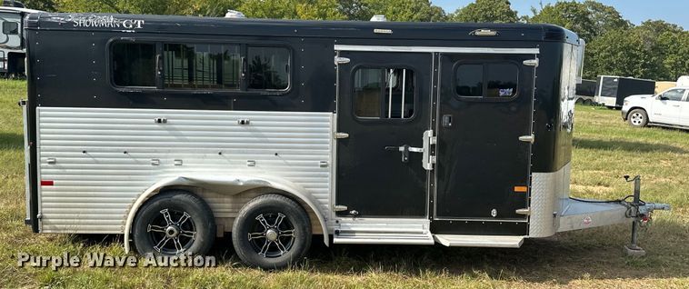 image for item EJ8909 2021 Sundowner  Showman GT livestock trailer