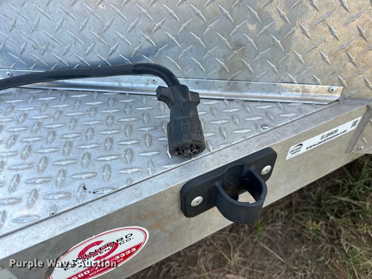 image for item EJ8909 2021 Sundowner  Showman GT livestock trailer