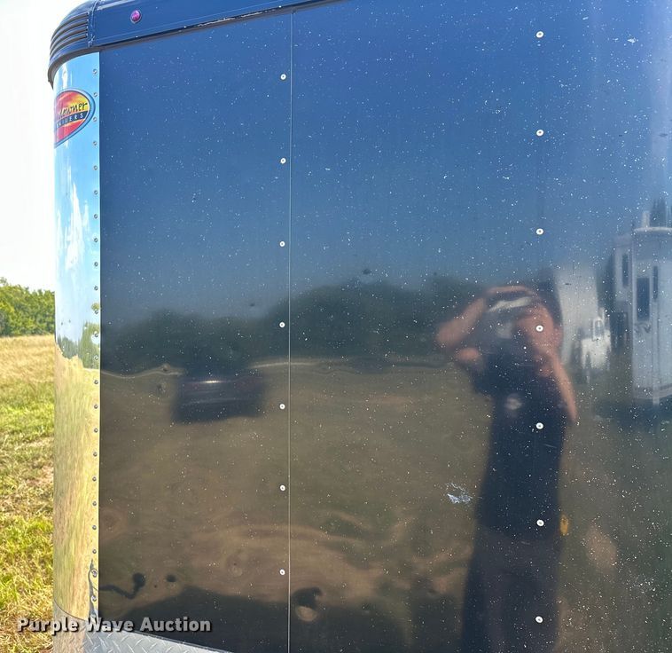 image for item EJ8909 2021 Sundowner  Showman GT livestock trailer