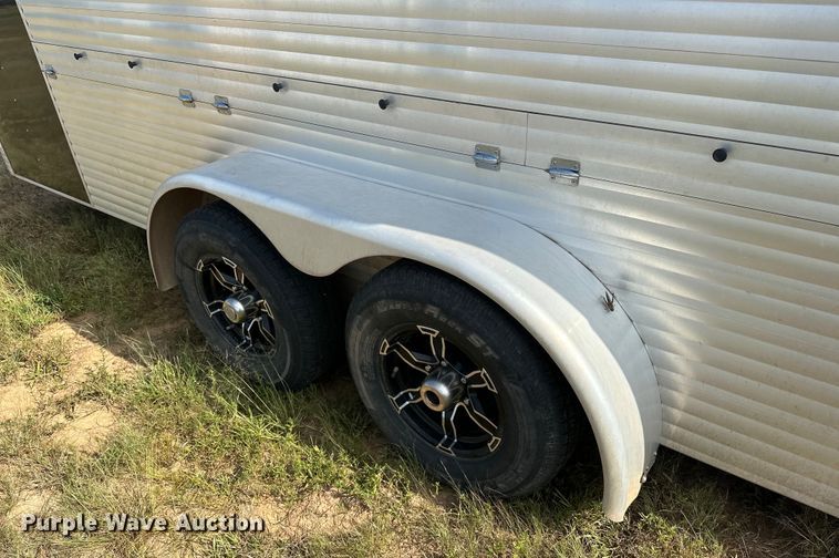 image for item EJ8909 2021 Sundowner  Showman GT livestock trailer