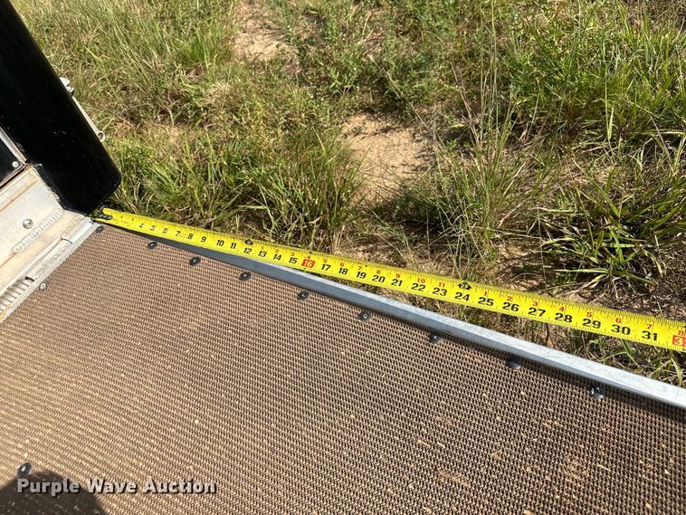 image for item EJ8909 2021 Sundowner  Showman GT livestock trailer