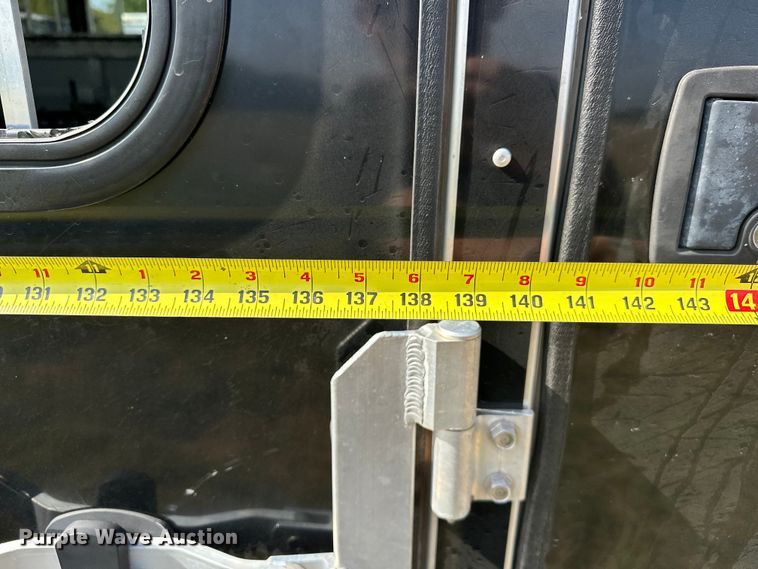 image for item EJ8909 2021 Sundowner  Showman GT livestock trailer