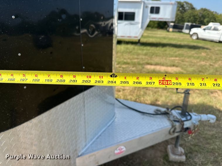 image for item EJ8909 2021 Sundowner  Showman GT livestock trailer