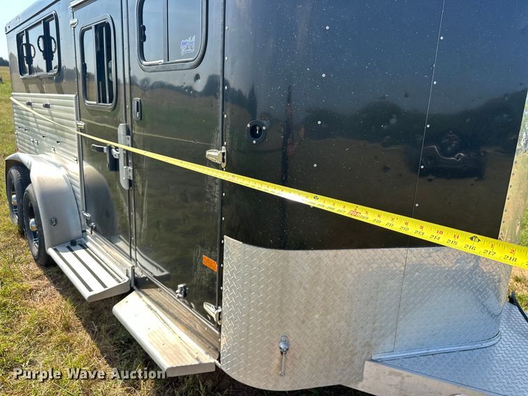 image for item EJ8909 2021 Sundowner  Showman GT livestock trailer