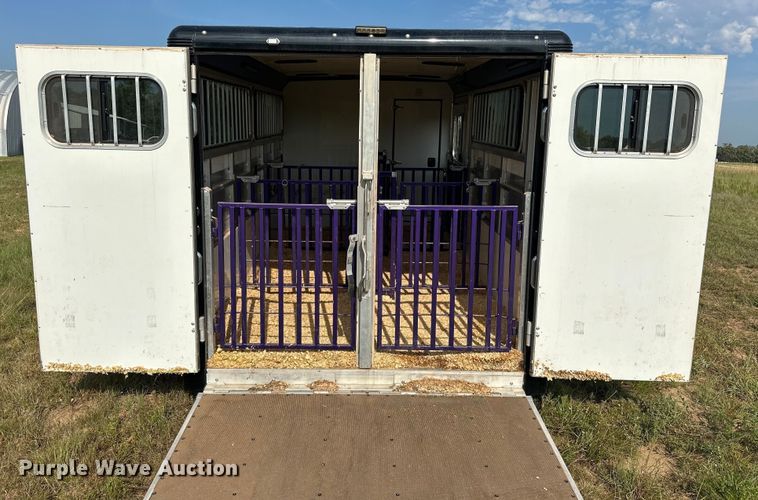 image for item EJ8909 2021 Sundowner  Showman GT livestock trailer