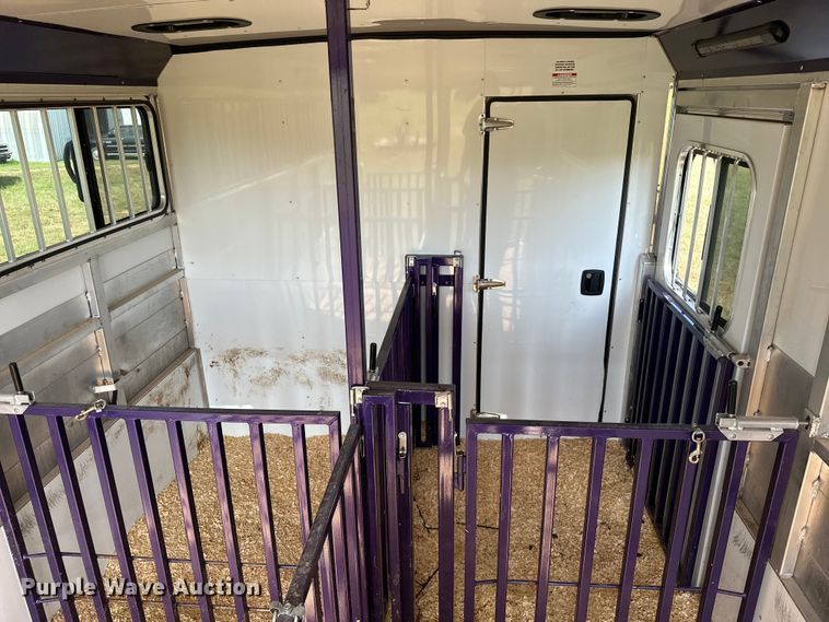 image for item EJ8909 2021 Sundowner  Showman GT livestock trailer