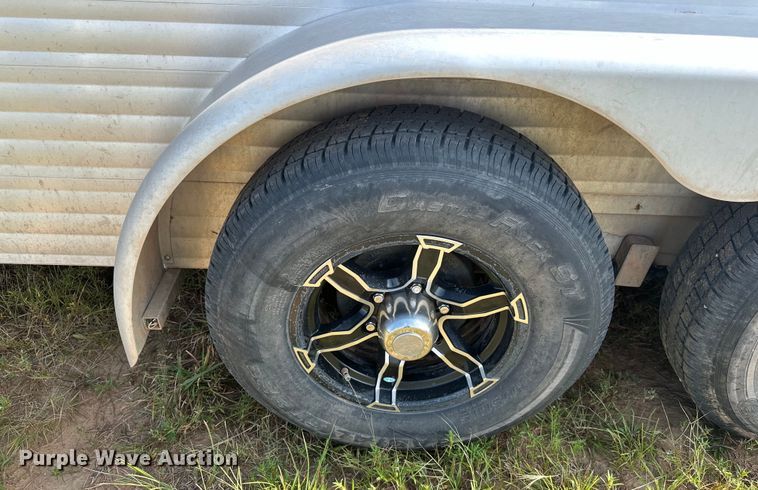 image for item EJ8909 2021 Sundowner  Showman GT livestock trailer