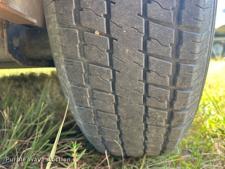 image for item EJ8909 2021 Sundowner  Showman GT livestock trailer