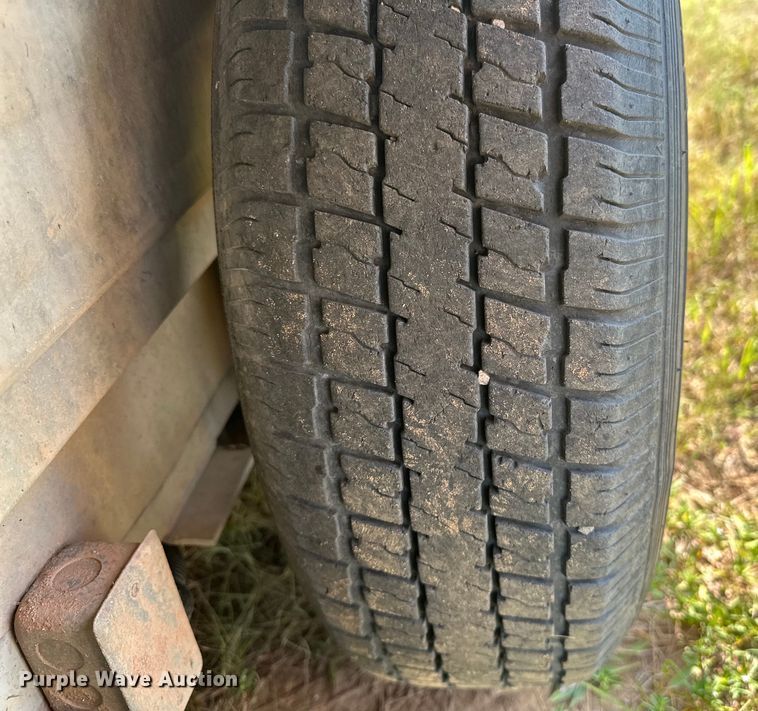 image for item EJ8909 2021 Sundowner  Showman GT livestock trailer