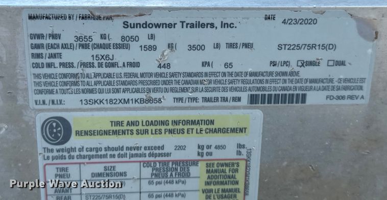 image for item EJ8909 2021 Sundowner  Showman GT livestock trailer