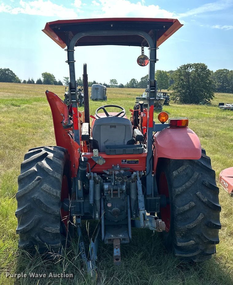 image for item EJ8910 2012 Kubota M7040D MFWD tractor