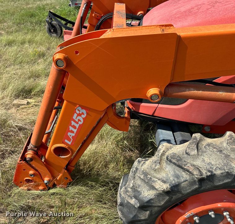 image for item EJ8910 2012 Kubota M7040D MFWD tractor