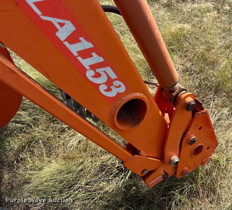 image for item EJ8910 2012 Kubota M7040D MFWD tractor