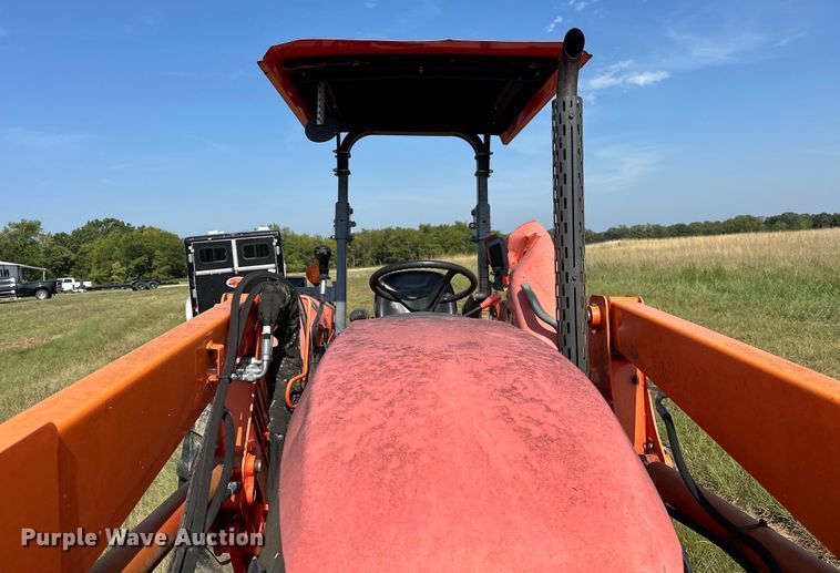 image for item EJ8910 2012 Kubota M7040D MFWD tractor