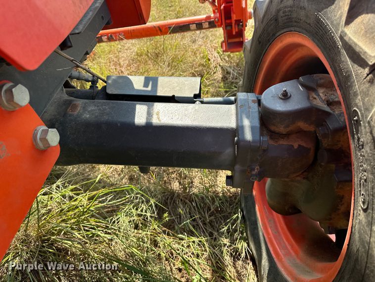 image for item EJ8910 2012 Kubota M7040D MFWD tractor