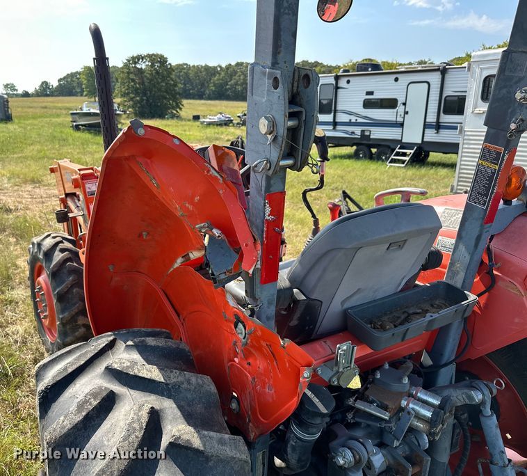 image for item EJ8910 2012 Kubota M7040D MFWD tractor